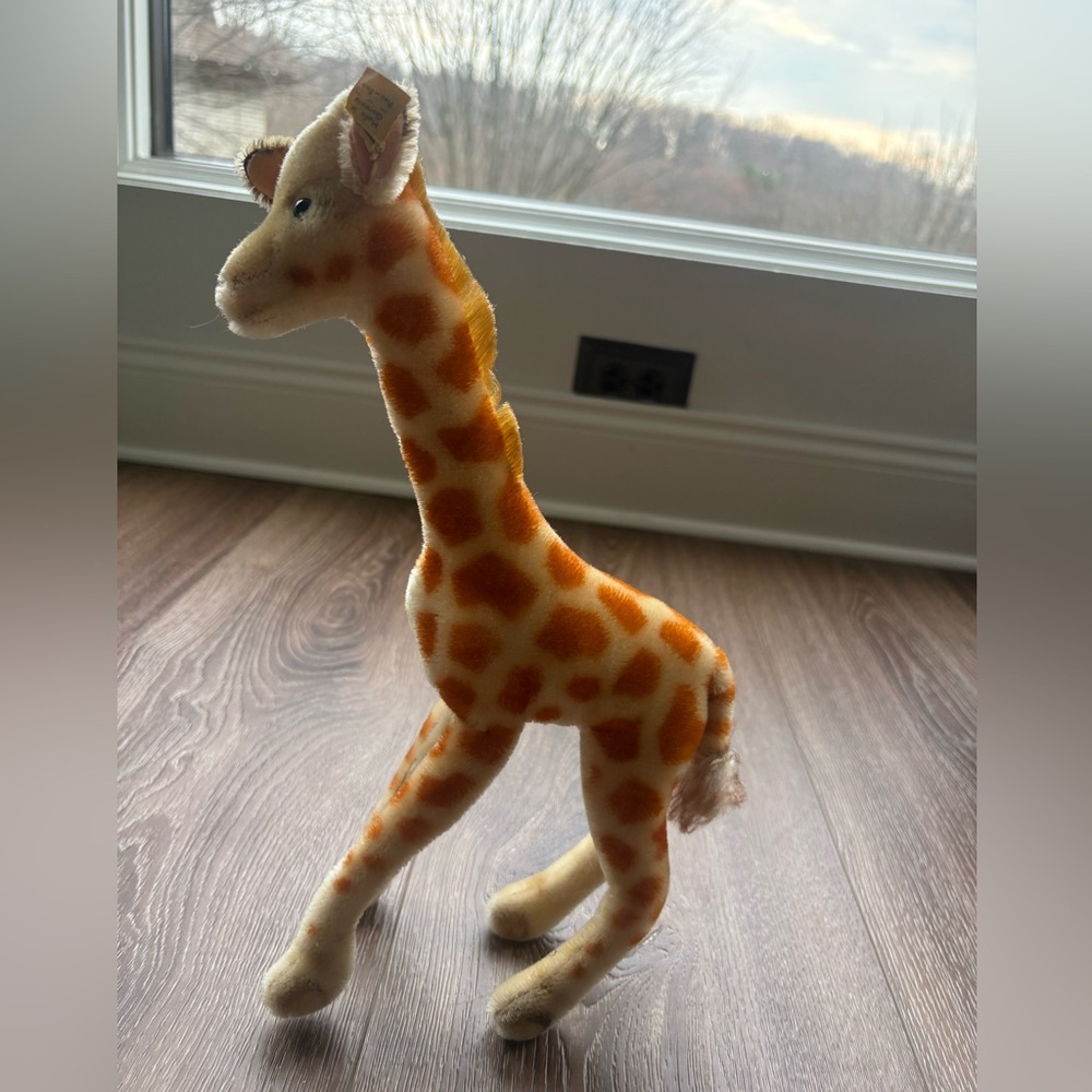 Vintage 1960s Steiff Plush Giraffe